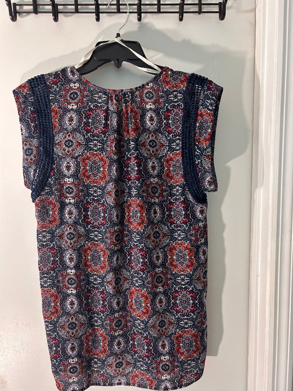 Daniel Rainn Boho Crochet Trim Paisley Blouse Medium Navy Red Tie Neck Top - Picture 6 of 11